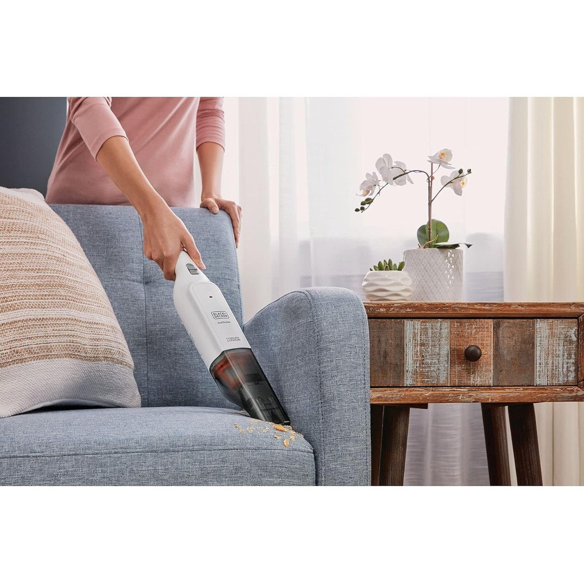 Black+ Decker HLVC315B11-QW Slim Şarjlı El Süpürgesi (12 V, 1,5 Ah, Şarj Istasyonu, Aralık Başlığı ve Döşeme Başlığı Black+ Decker HLVC315B11-QW Slim Şarjlı El Süpürgesi (12 V, 1,5 Ah, Şarj Istasyonu, Aralık Başlığı ve Döşeme Başlığı
