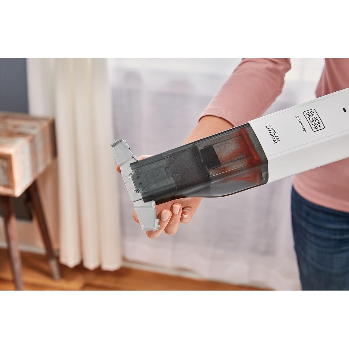 Black+ Decker HLVC315B11-QW Slim Şarjlı El Süpürgesi (12 V, 1,5 Ah, Şarj Istasyonu, Aralık Başlığı ve Döşeme Başlığı Black+ Decker HLVC315B11-QW Slim Şarjlı El Süpürgesi (12 V, 1,5 Ah, Şarj Istasyonu, Aralık Başlığı ve Döşeme Başlığı